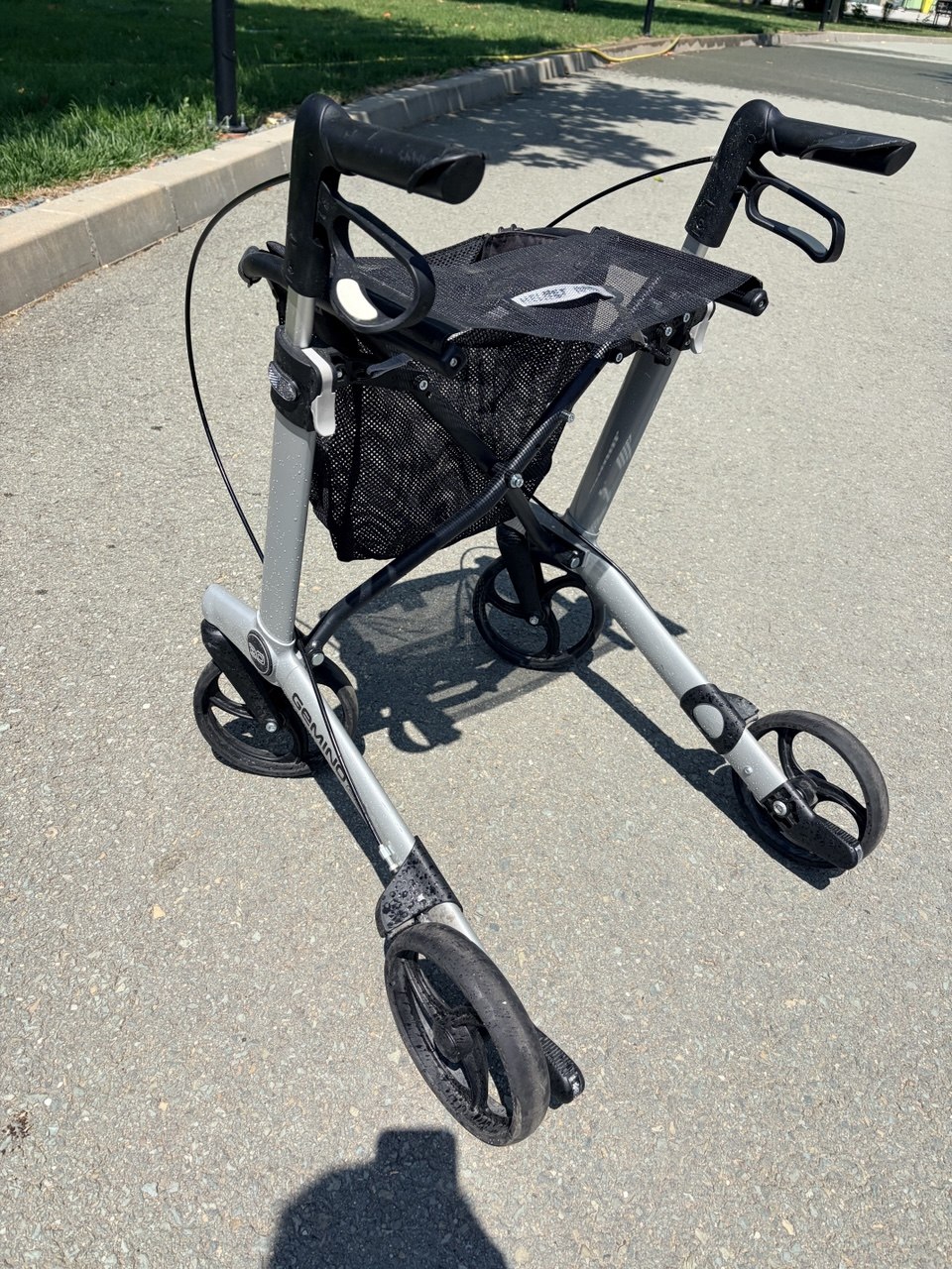 Cadru de mers Rollator Premium Gemino 20 – ultra usor, aluminiu, pliabil cu roți și frâne - imagine 2
